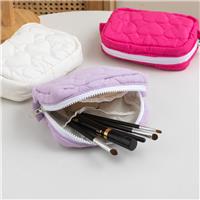 Heart-Quilted Cosmetic Bag – Soft and Stylish Makeup Organizer Pouch